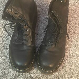 Dr. Martens Black and Yellow AirWair Tag Sz 9